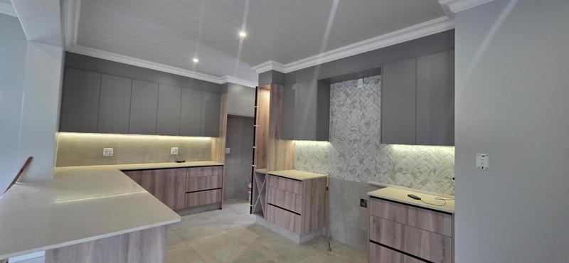 3 Bedroom Property for Sale in Outeniquasbosch Western Cape